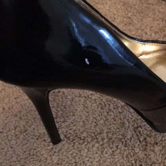 Black Steve Madden Patent Leather Heel - Picture 6 of 6